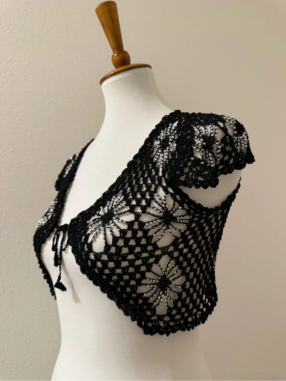 Crochet bolero with beads. Size XS